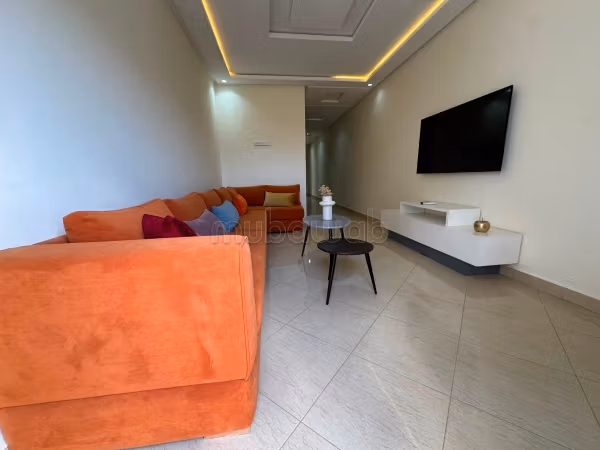 Meraviglioso appartamento in affitto a Martil. Superficie 30 m². Posto auto e balcone.