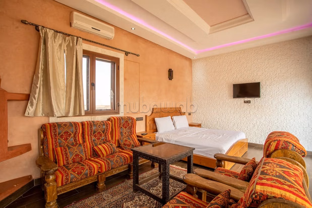 Location villa de haut standing à Route de Tahanaout. 
6 pièces confortables. 
Meublé