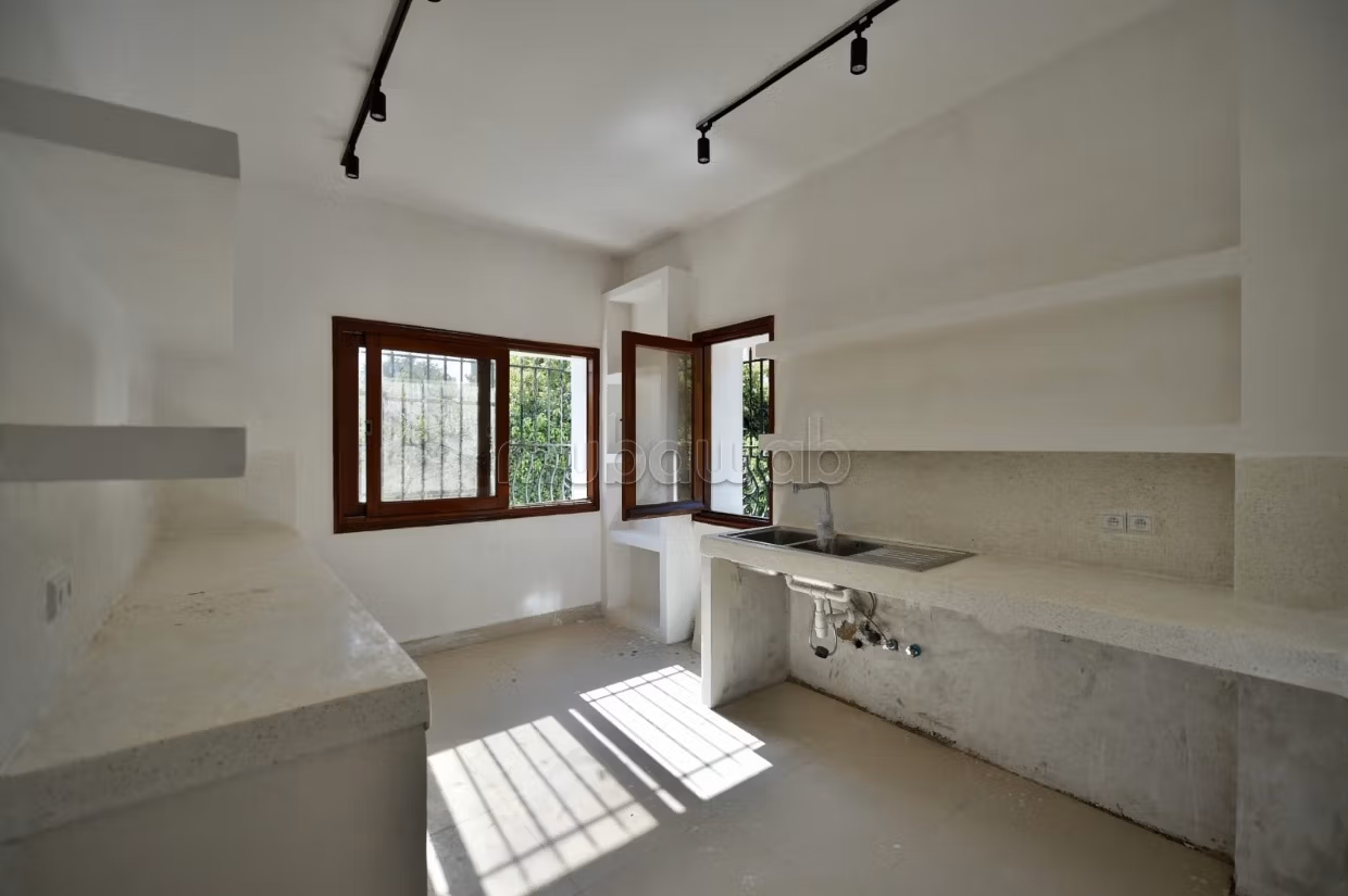 Location villa de luxe à Ain Diab.
Superficie 400 m².
Cheminée et climatisation