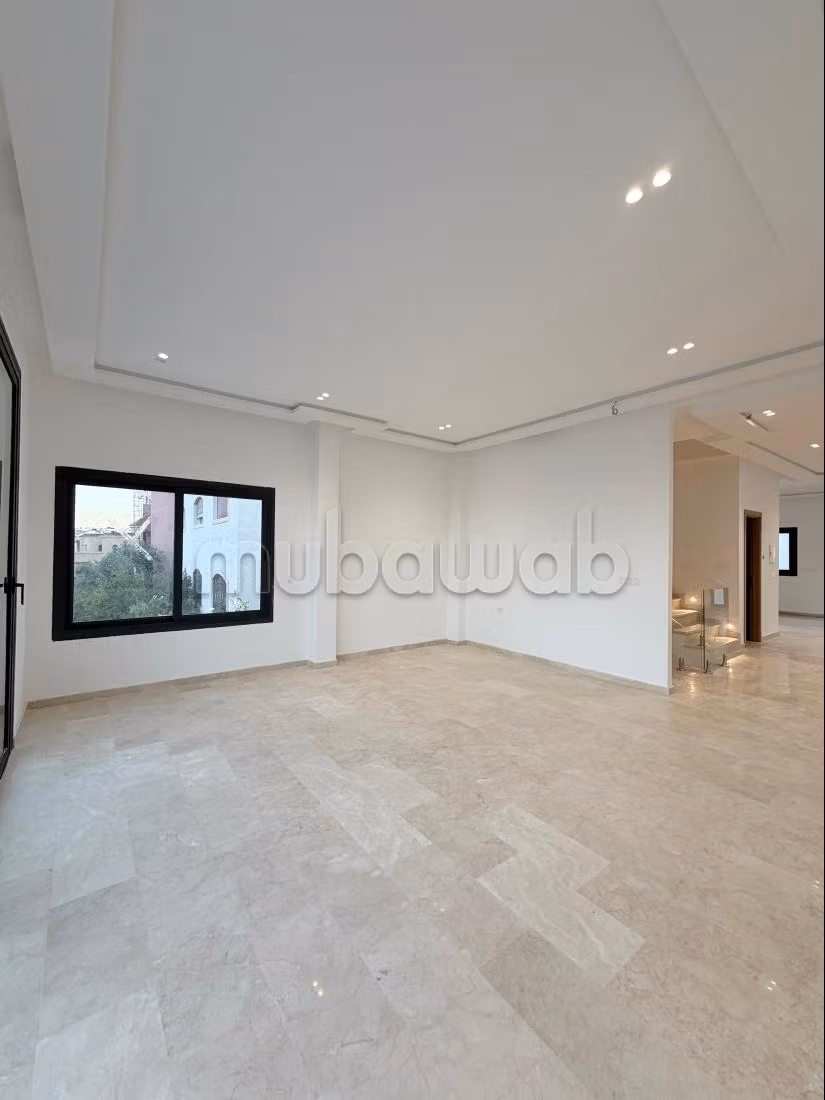 Luxe villa te koop met zwembad