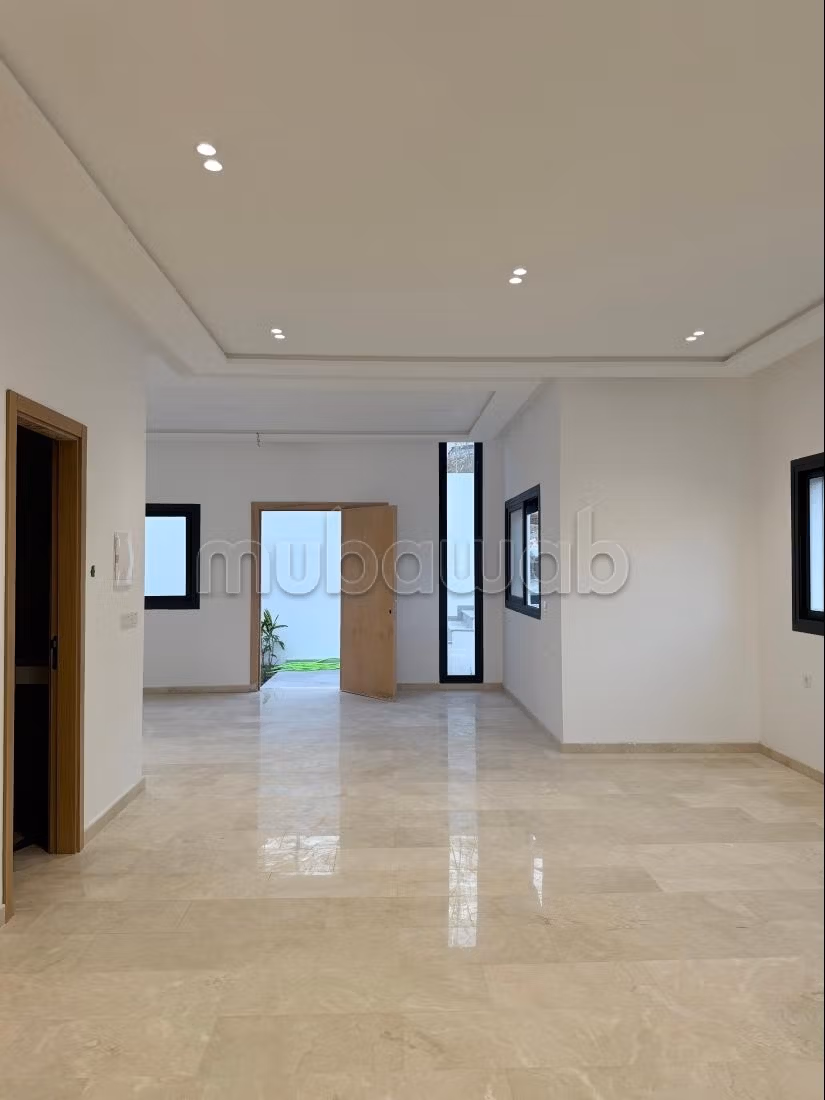 Luxe villa te koop met zwembad