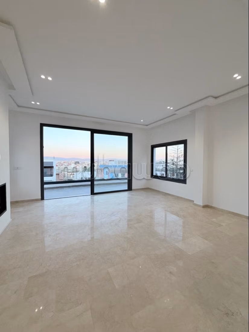 Luxe villa te koop met zwembad