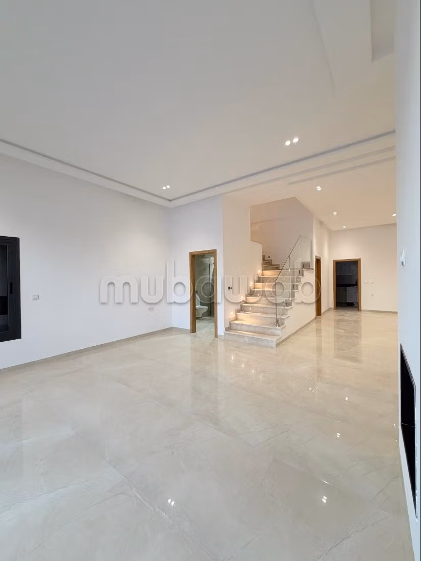 Luxe villa te koop met zwembad