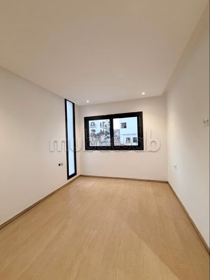 Luxe villa te koop met zwembad
