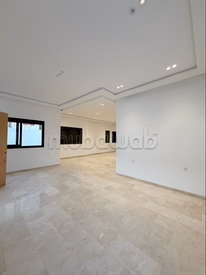 Luxe villa te koop met zwembad