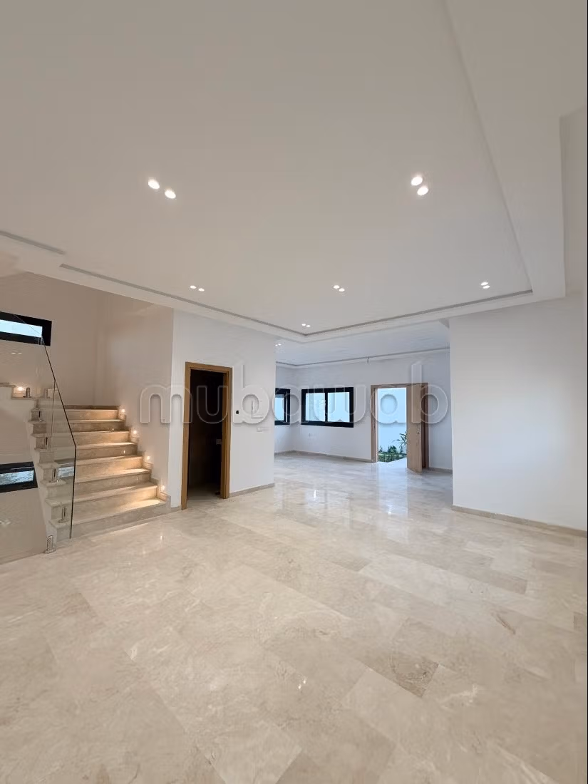 Luxe villa te koop met zwembad