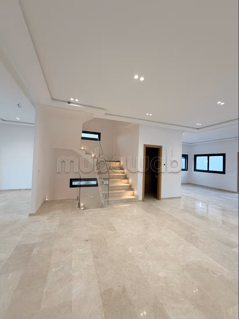 Luxe villa te koop met zwembad