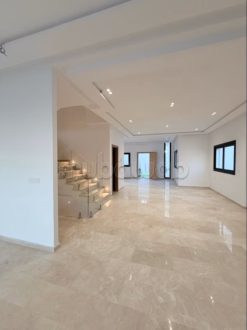 Luxe villa te koop met zwembad