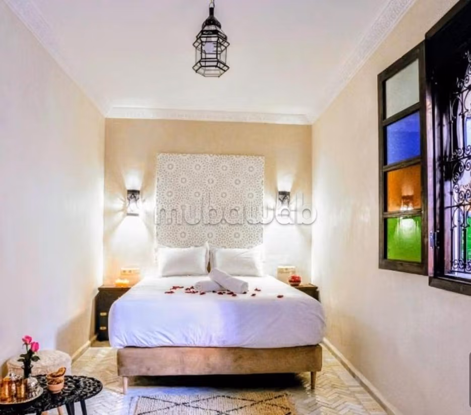 Prachtige riad te koop in Kennaria. Totale oppervlakte 170 m². Uitzicht op de bergen, centrale verwarming