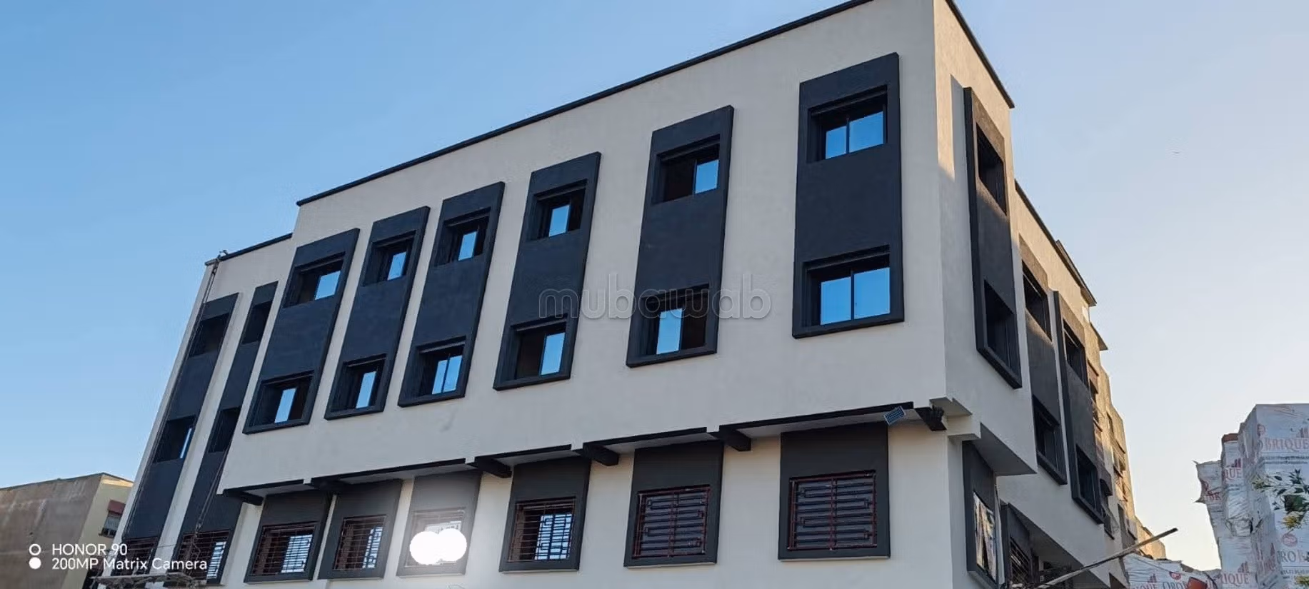 Appartements à deux façades près de la mer