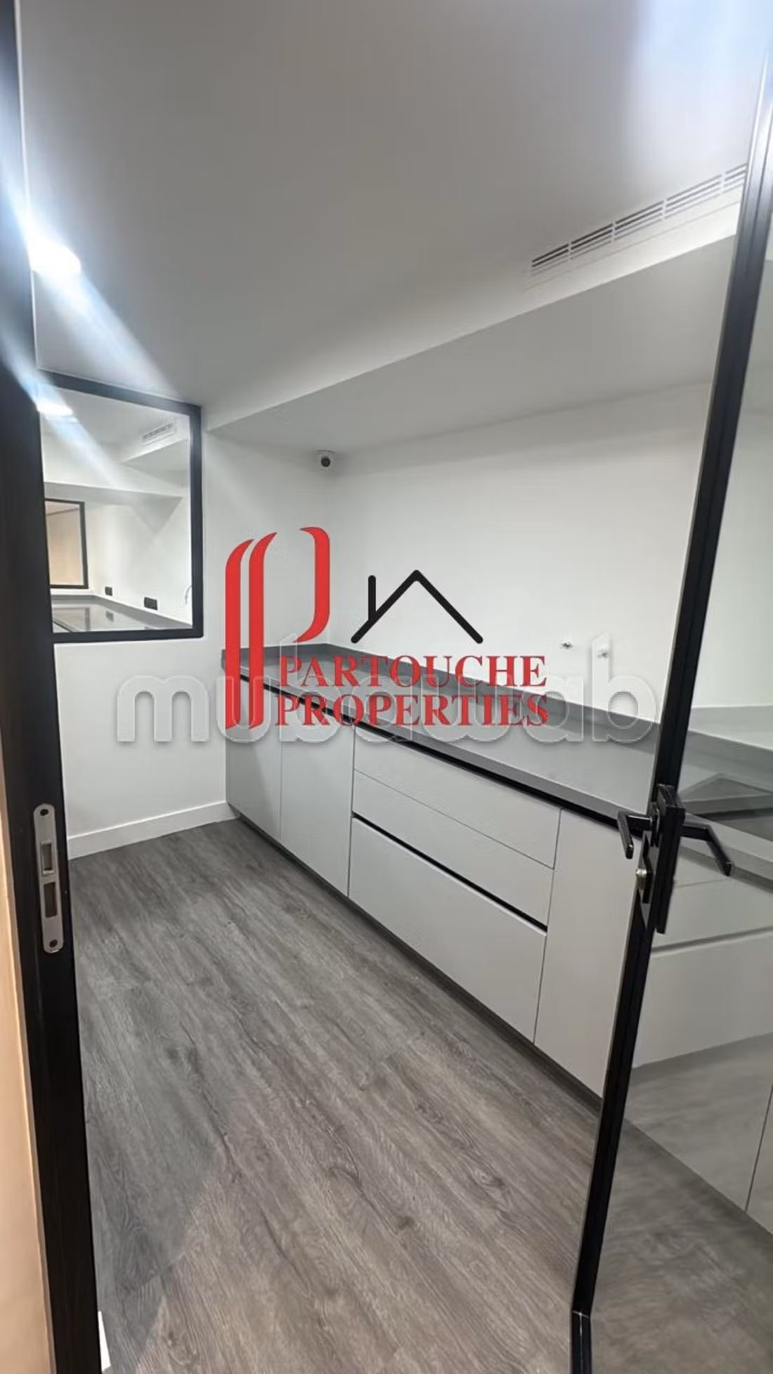 Fitted commercial space RACINE