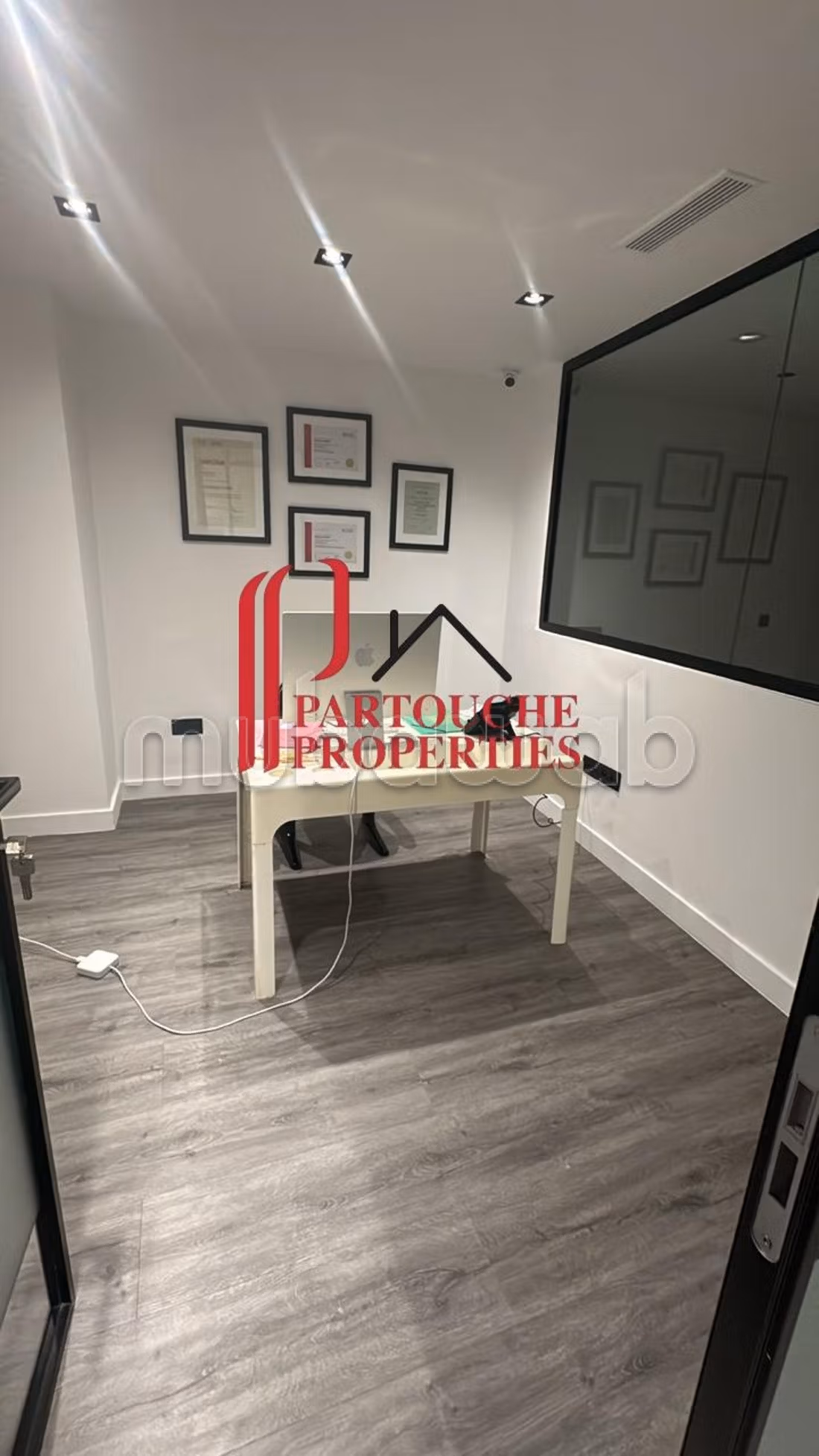 Fitted commercial space RACINE