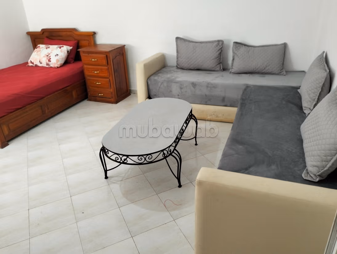 Location d'un appartement à Sala el Jadida. 
2 grandes pièces. 
Bien meublé
