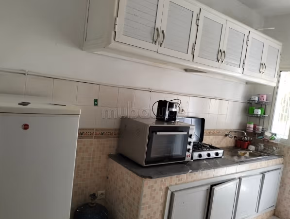 Location d'un appartement à Sala el Jadida. 
2 grandes pièces. 
Bien meublé