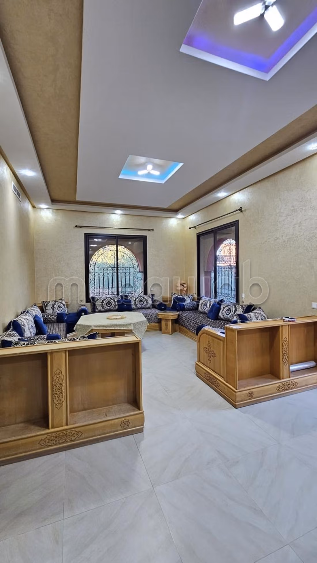 Villa 300 m² f Route de Fez — 13