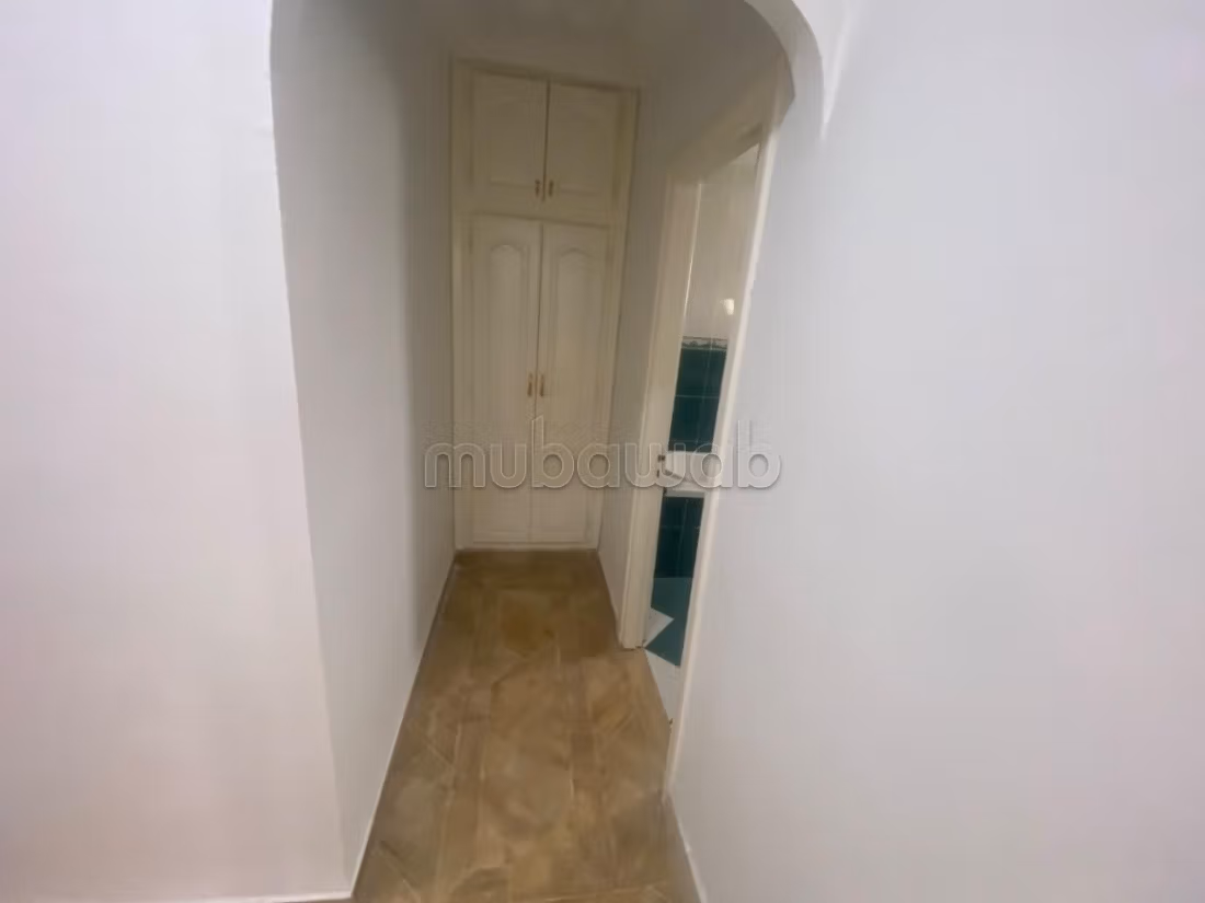 Piano di villa semi arredato