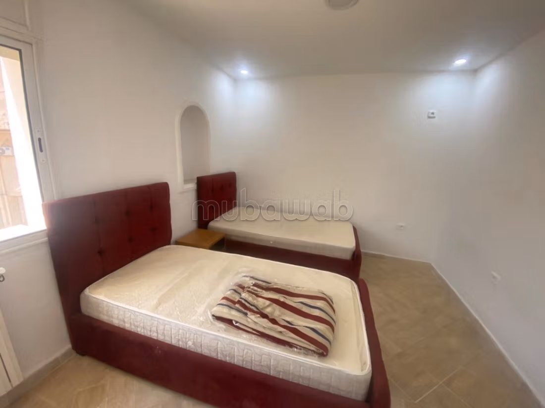 Piano di villa semi arredato