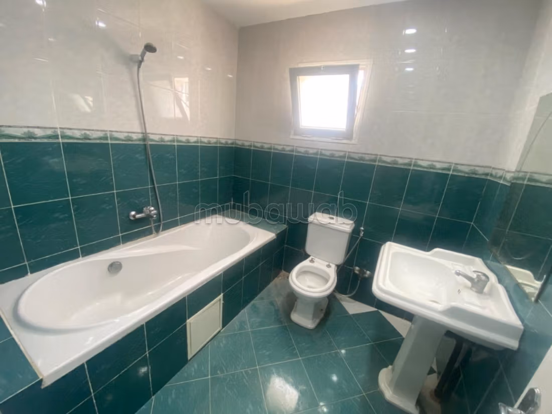 Piano di villa semi arredato