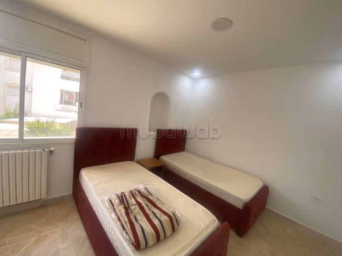 Piano di villa semi arredato