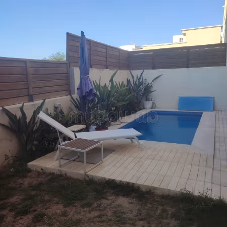 S2 avec piscine à louer à la Marsa