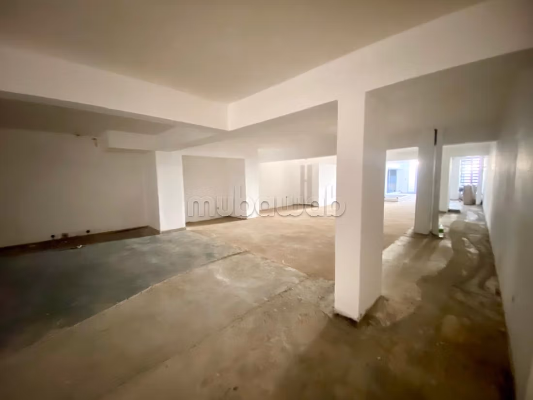 Local comercial 363m Racine Rd pt des Sports