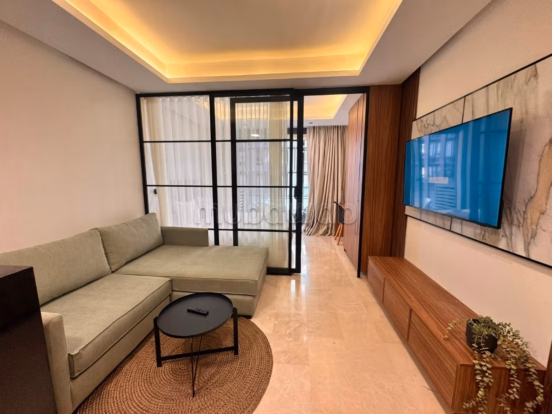 Beaux studios meublés à louer uptown 
cfc