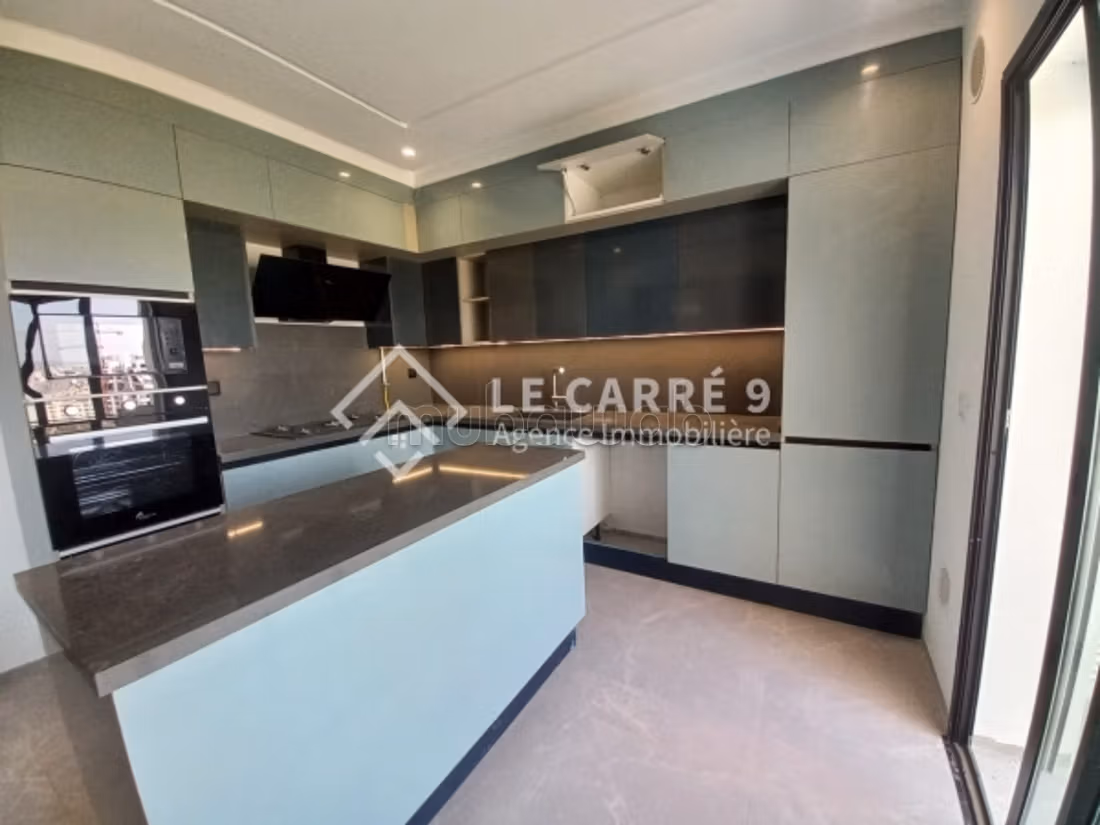 A vendre un duplex S3 neuf aux Jardins de Carthage