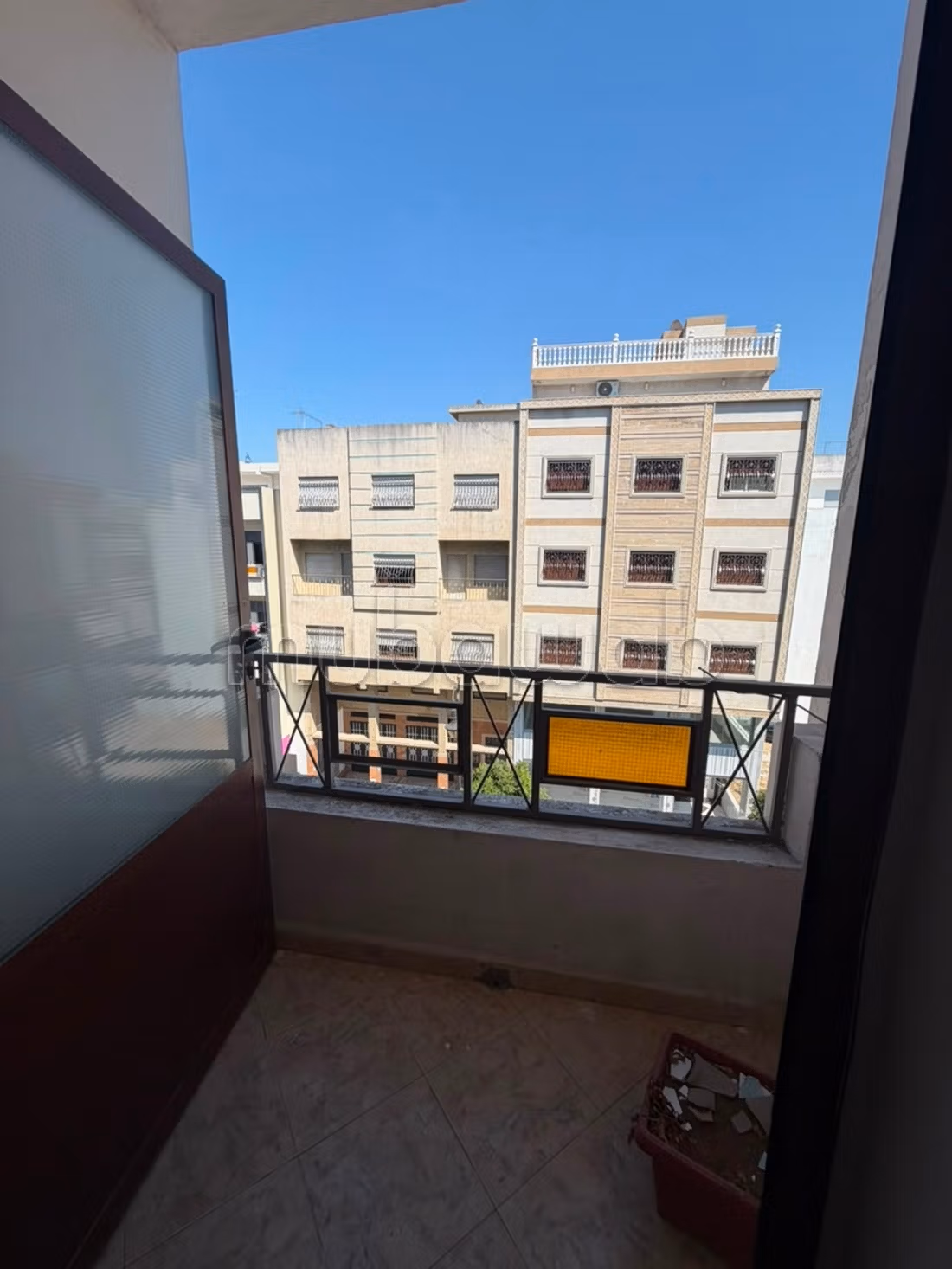 Appartement à louer à Branes 1 — 3