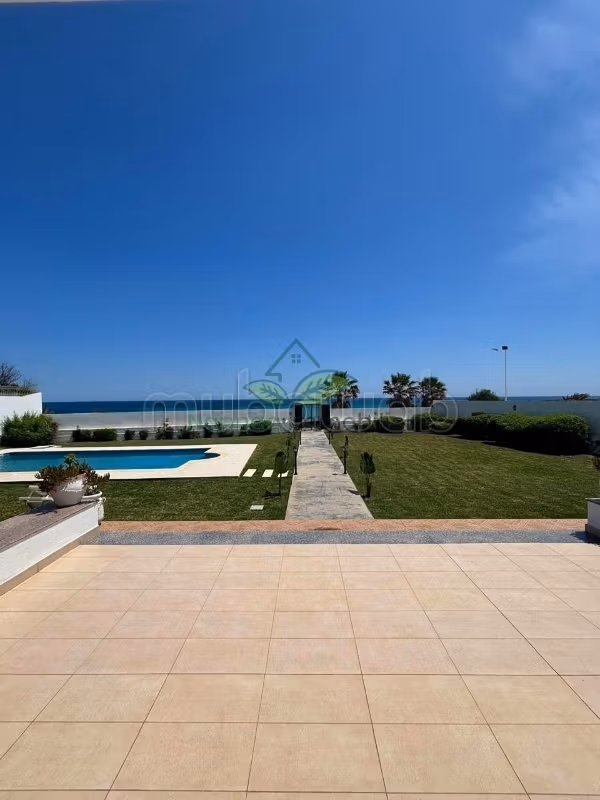 Location Estivale Une Villa Pied dans L'eau