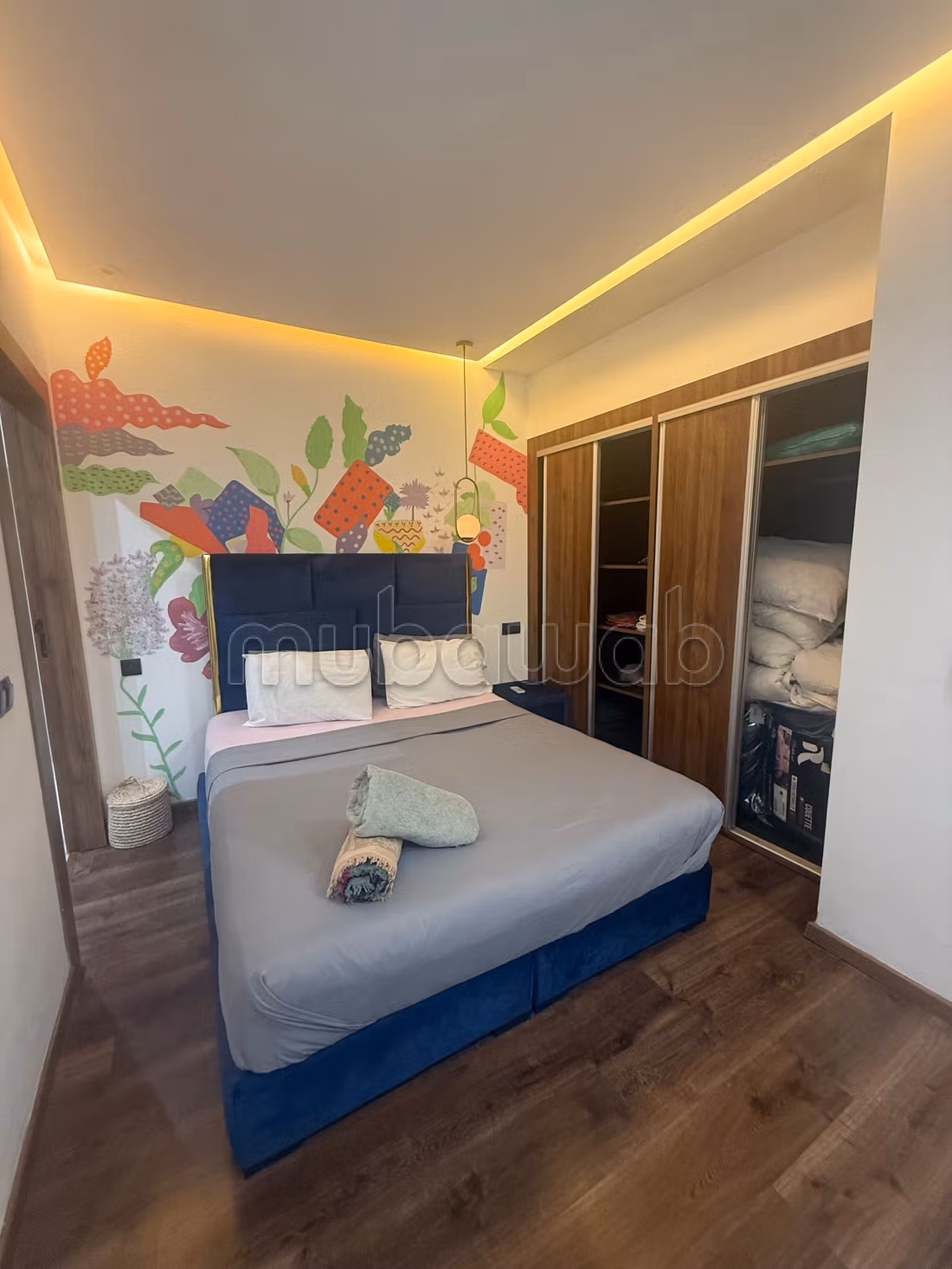 Très bel appartement en sous location à Guéliz. 
2 grandes pièces. 
Meublé — 5