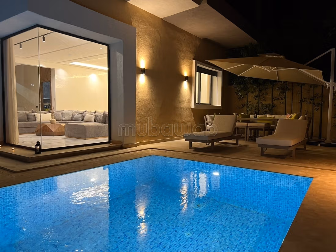 Sous location villa de luxe à Route Amizmiz. 
6 pièces confortables. 
Bien meublé