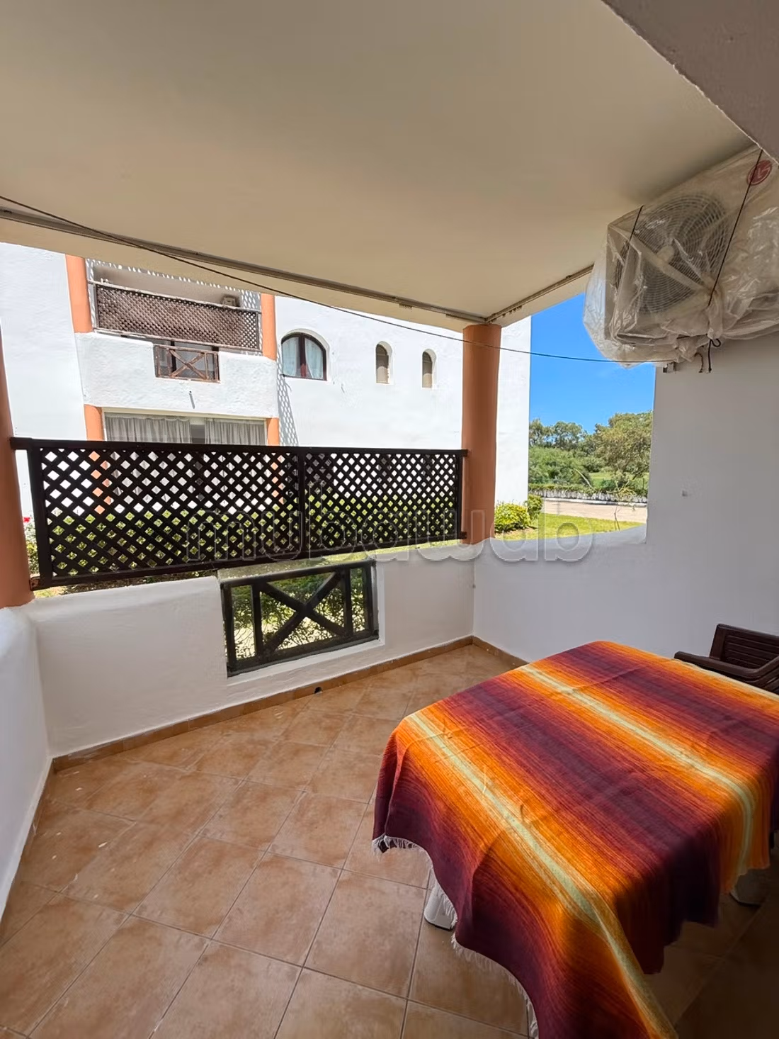 Bellissimo appartamento in affitto a Cabo Negro con una superficie totale di 60 m². Arredato