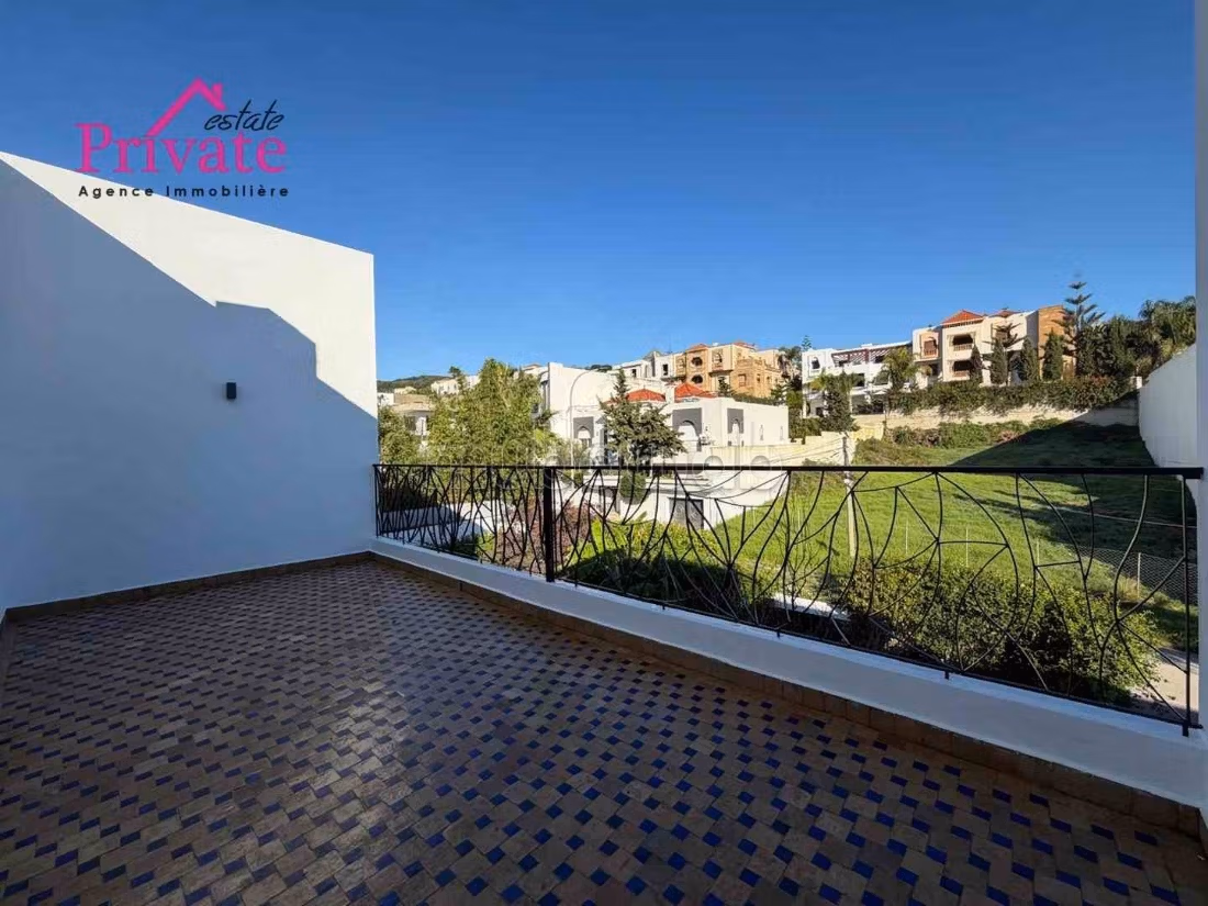 Location Villa 500 m² JBEL KBIR Tanger Ref: LZ846
