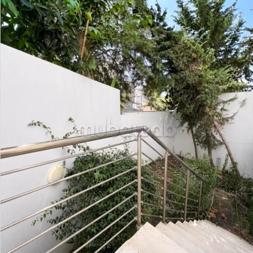 Haut Standing specieux S2 avec Jardin privé au Jardin de carthage