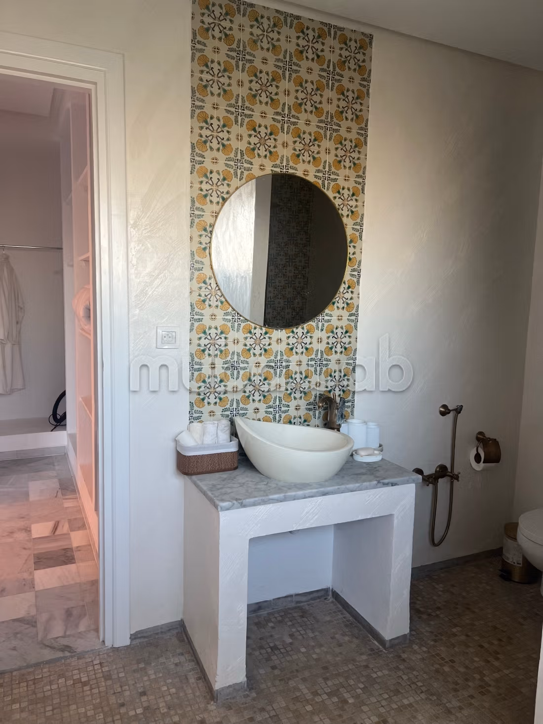 Location saisonnière villa de luxe à Hammamet. Surface de 350 m². Conciergerie à disposition, système de climatisation
