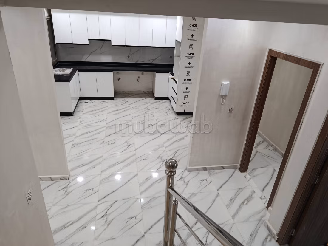 Appartement à l'achat à Mhamid. 
6 pièces. Porte blindée, sécurité — 3
