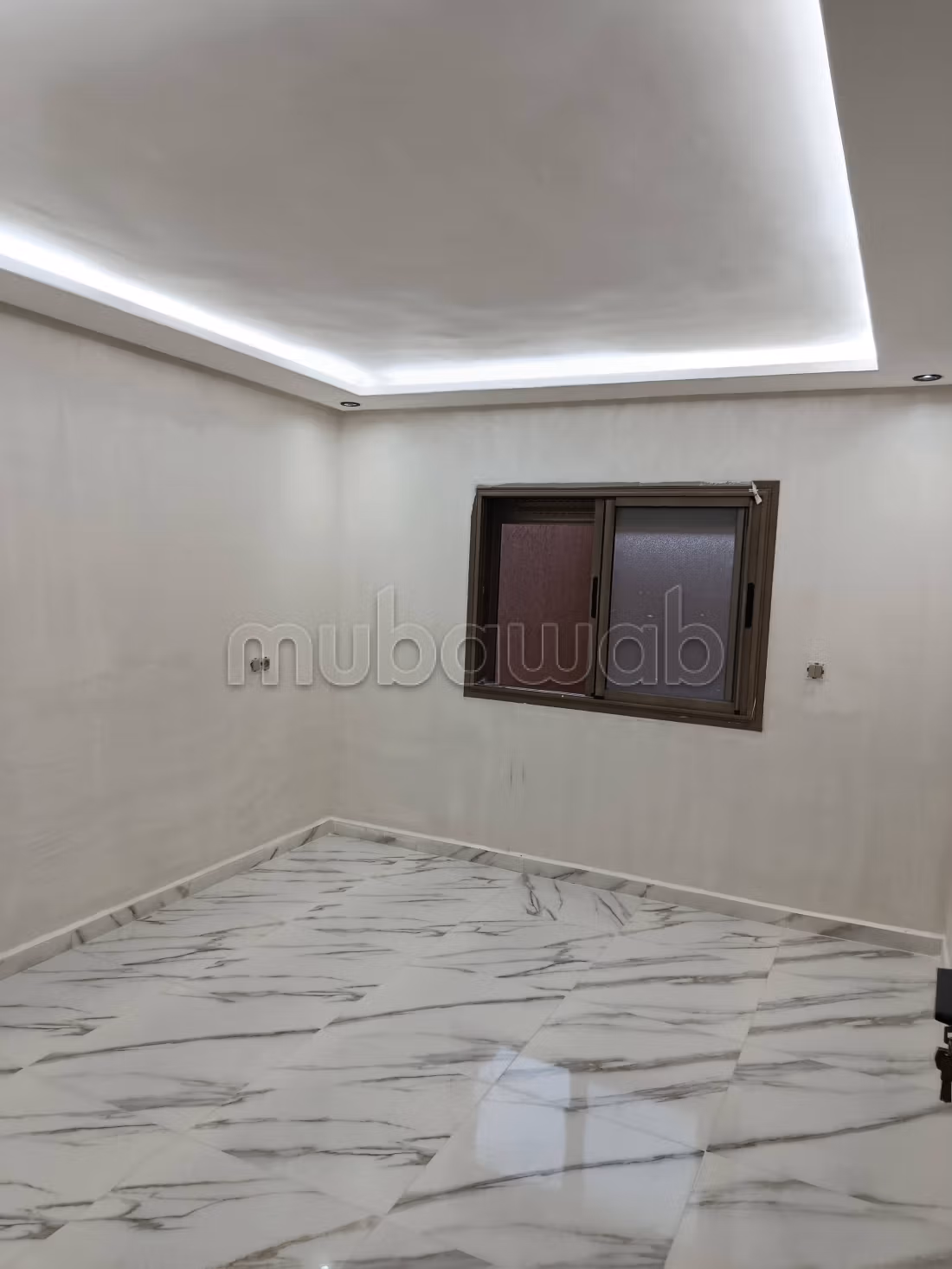 Appartement à l'achat à Mhamid. 
6 pièces. Porte blindée, sécurité — 6