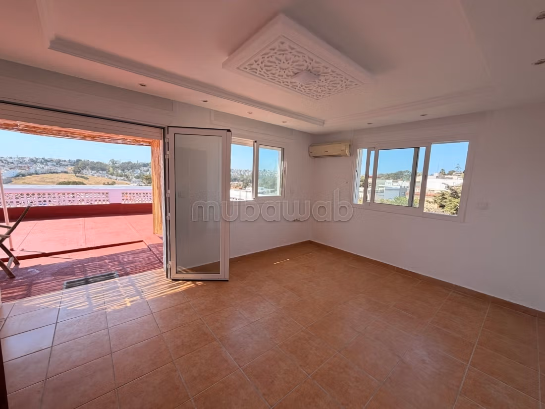 Belle villa à louer MEUBLÉE à JBEL KBIR TANGER
