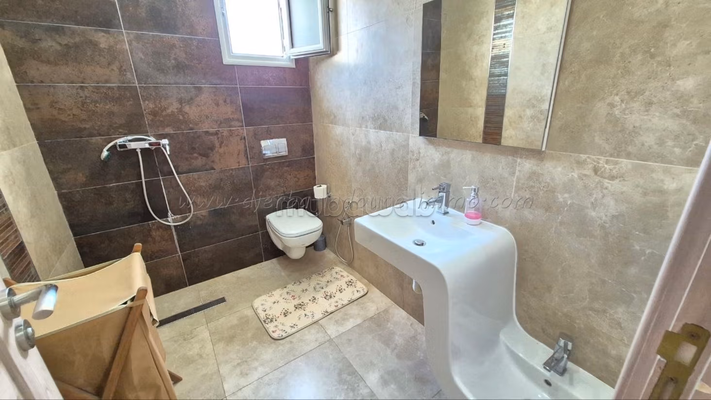 Bellissima casa S3 in affitto annuale a Yeti