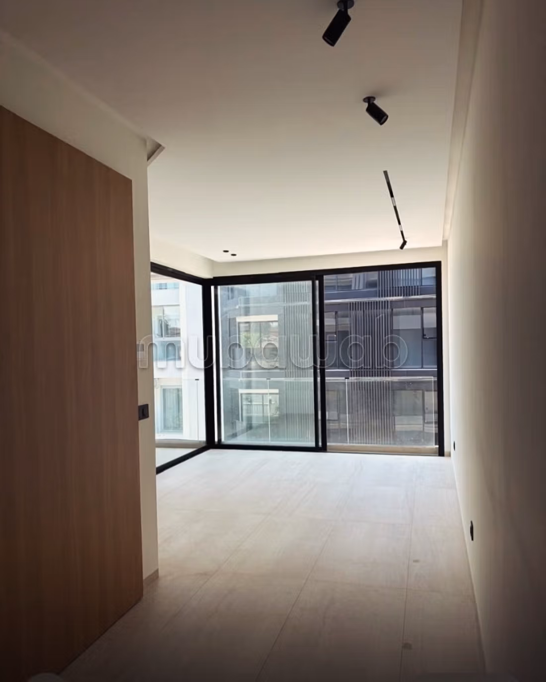 Studio Vide a louer Oasis