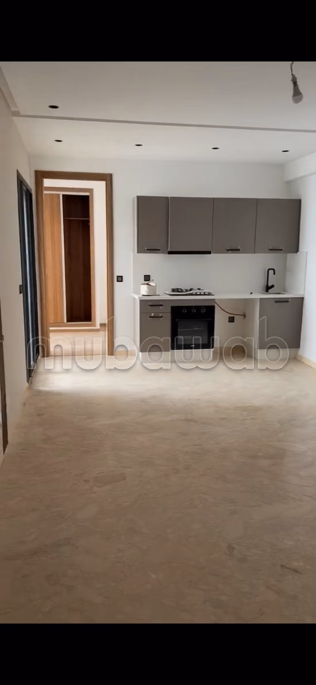 Studio Neuf non meublé à louer Quartier des hô