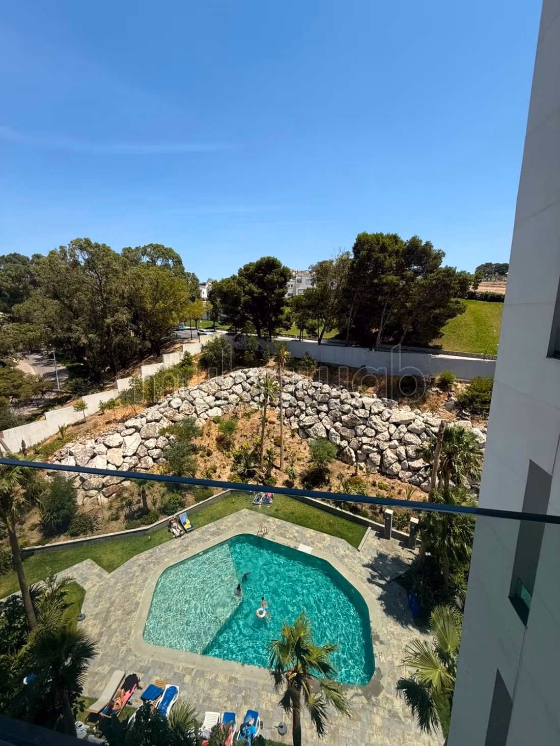 Studio avec piscine en location