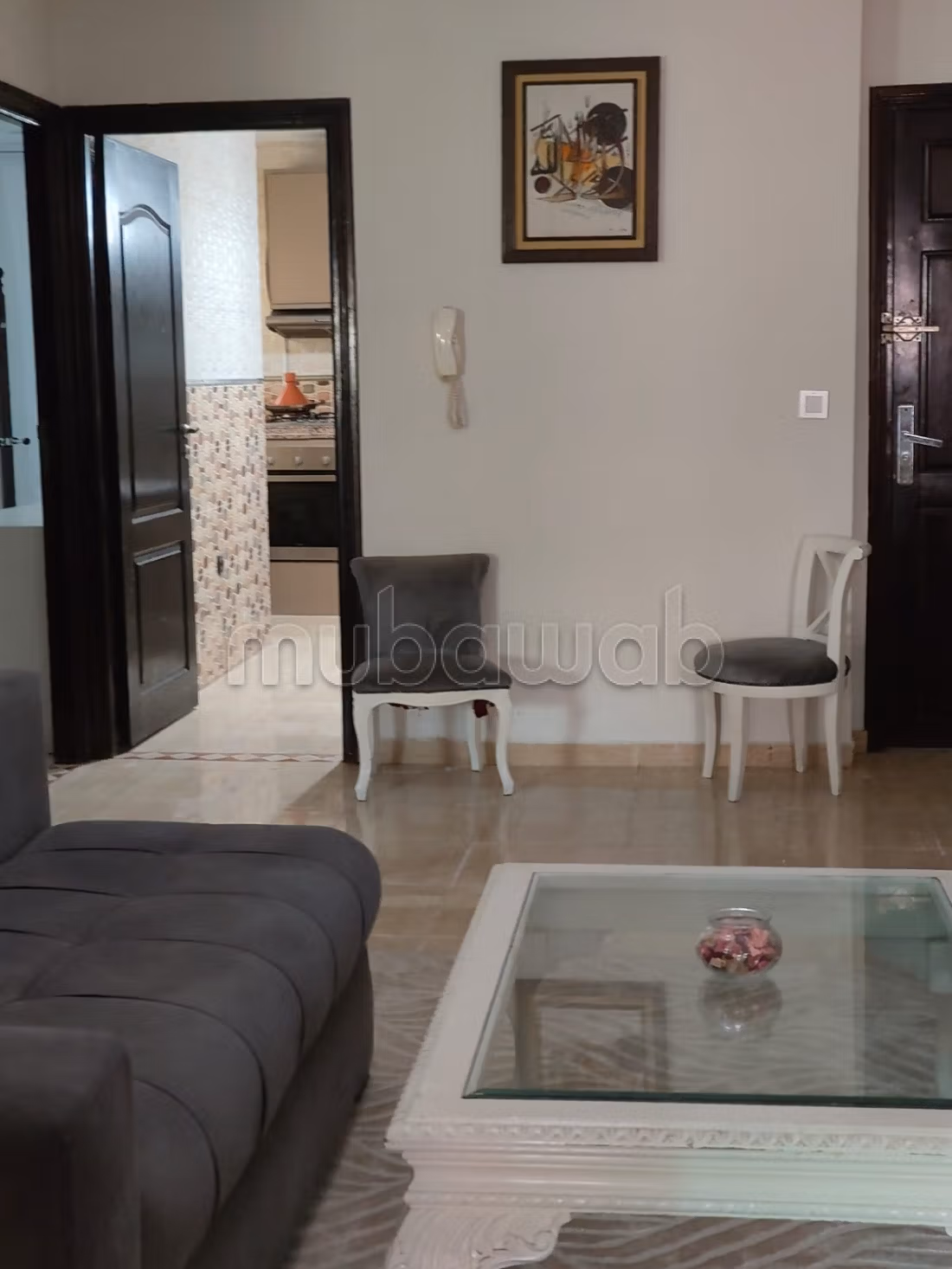 Appartement en vente à Berrechid. Surface totale 99 m². Salon traditionnel marocain, résidence sécurisée