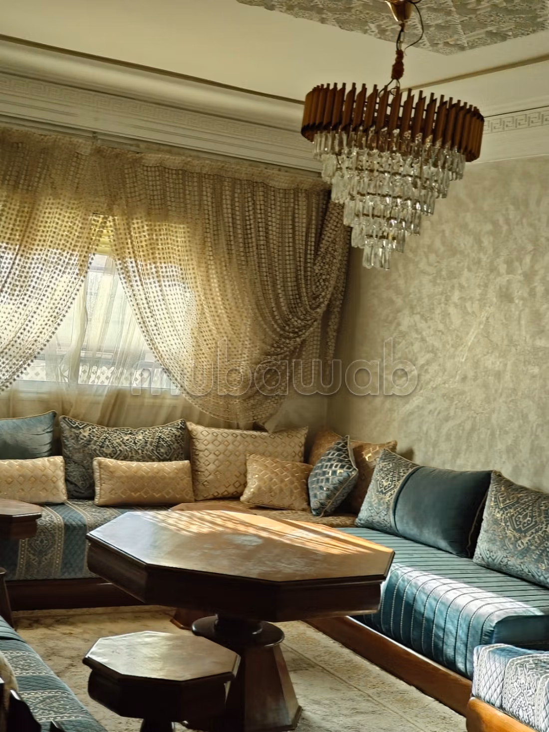Appartement en vente à Berrechid. Surface totale 99 m². Salon traditionnel marocain, résidence sécurisée