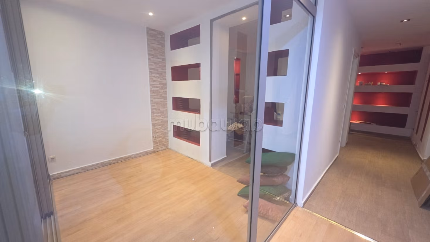 Apartment for rent for office use