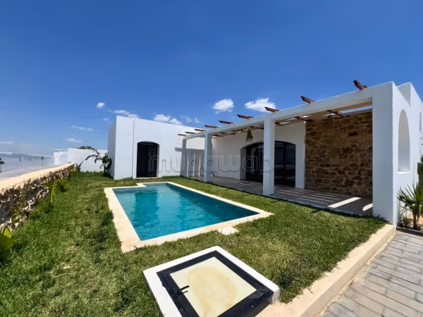 In vendita: Villa con una superficie terreno di 671m²
