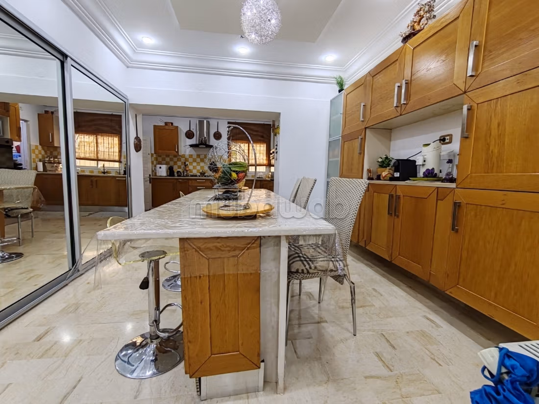 A Vendre un RDC de villa, Cité Ennozha, Ariana
