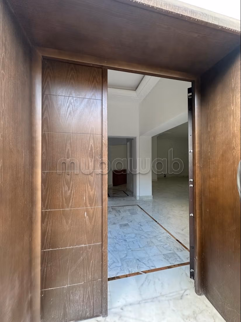A vendre villa S8 à la marsa