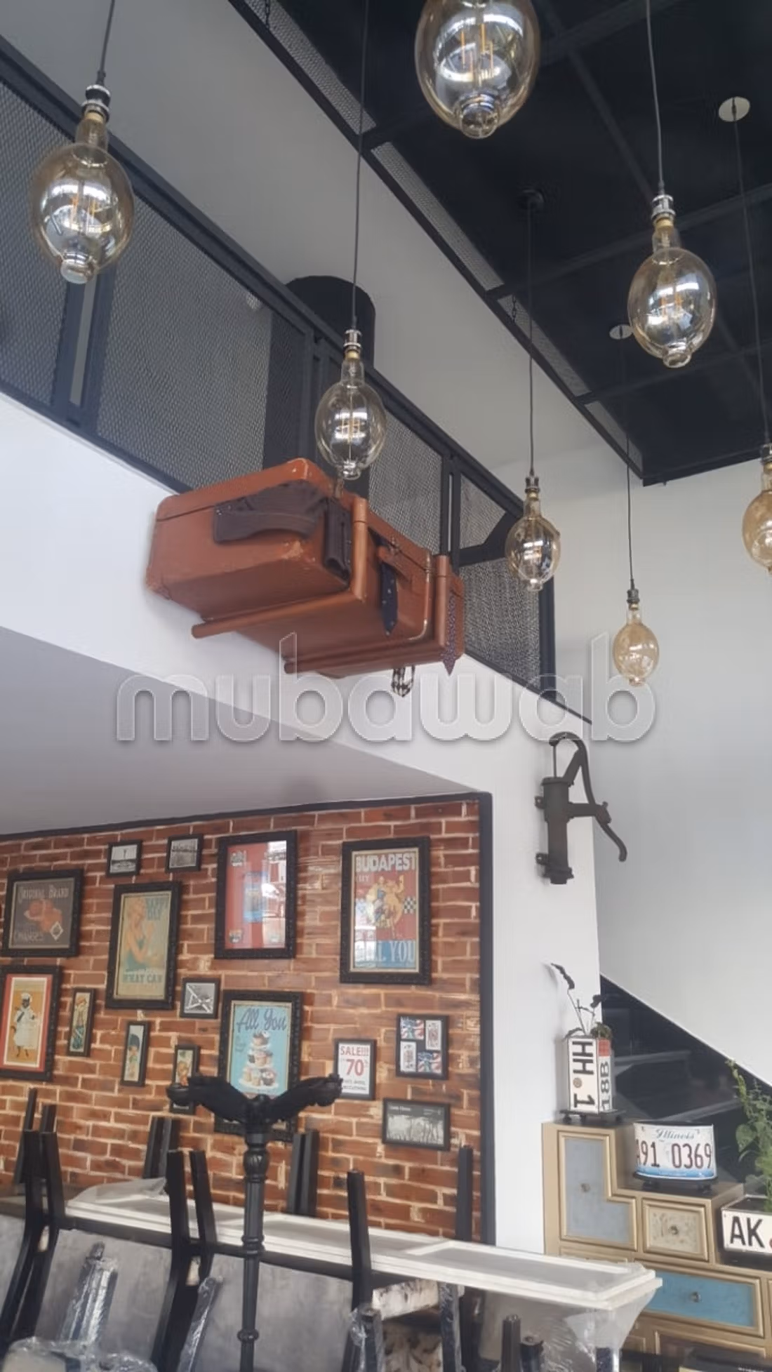 Café de 240 m² avec mezzanine à vendre