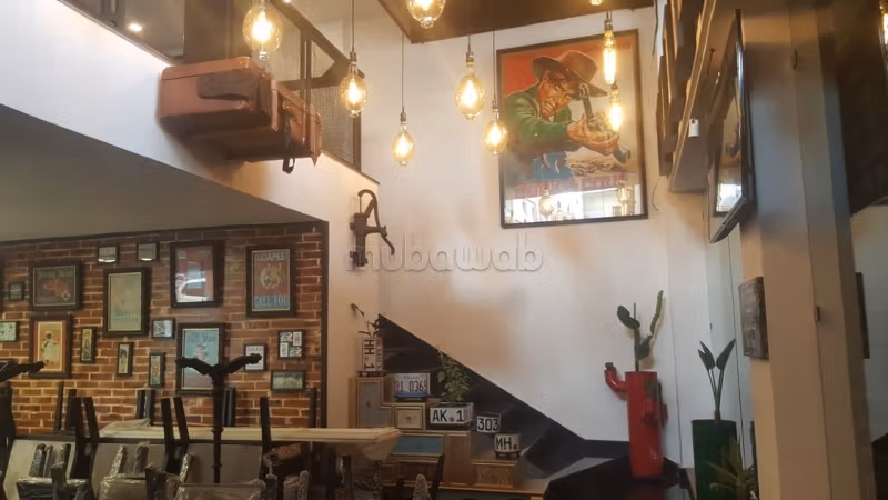 Café de 240 m² avec mezzanine à vendre